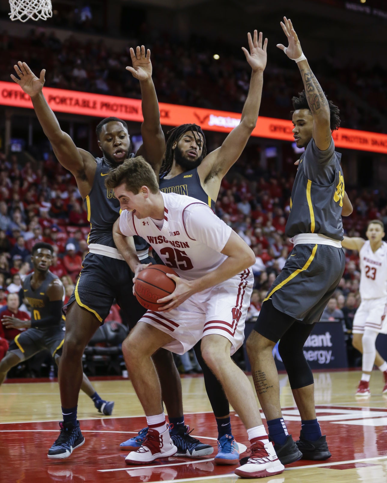 Badgers 85, Eagles 63